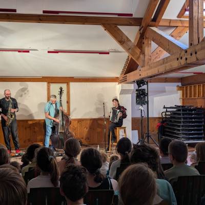Spectacle "Les histoires du vent dans les cordes" de l'association L'Échelle bleue - Marie-Anaïs Lien