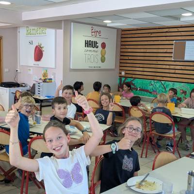 Cantine scolaire dans l'école élémentaire des Éterlous en septembre 2025 - Marie-Anaïs Lien