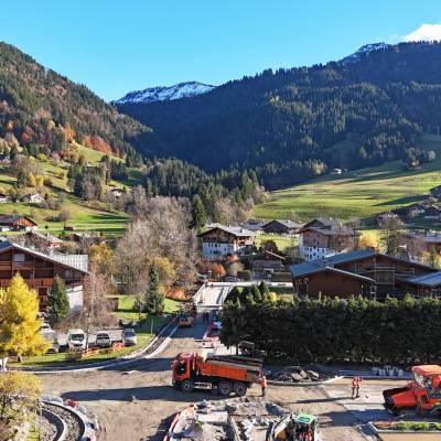 Travaux route des Varins entrée parking Ile